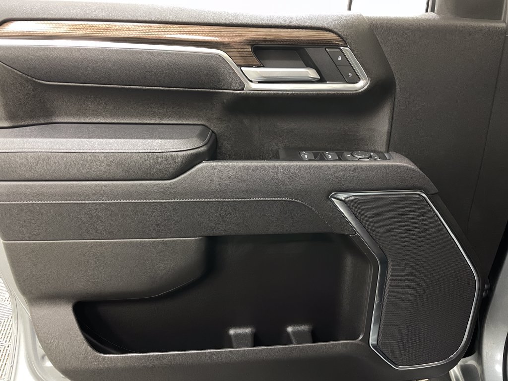 Certified 2025 Chevrolet Silverado 1500 LT AWD/4WD image 24