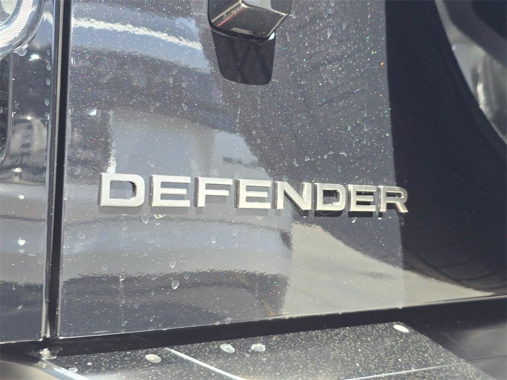 New 2025 Land Rover Defender 110 X image 9