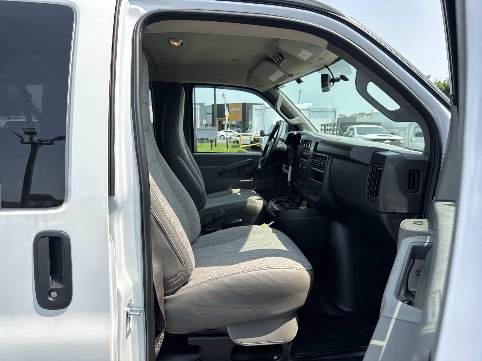 New 2026 Chevrolet Express 3500 LS w/ Chrome Appearance Package RWD image 11