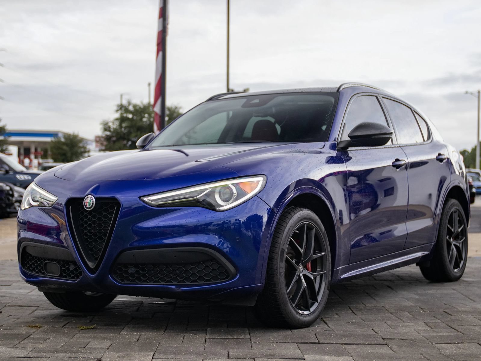 Used 2021 Alfa Romeo Stelvio Ti w/ Nero Edizione AWD/4WD image 6