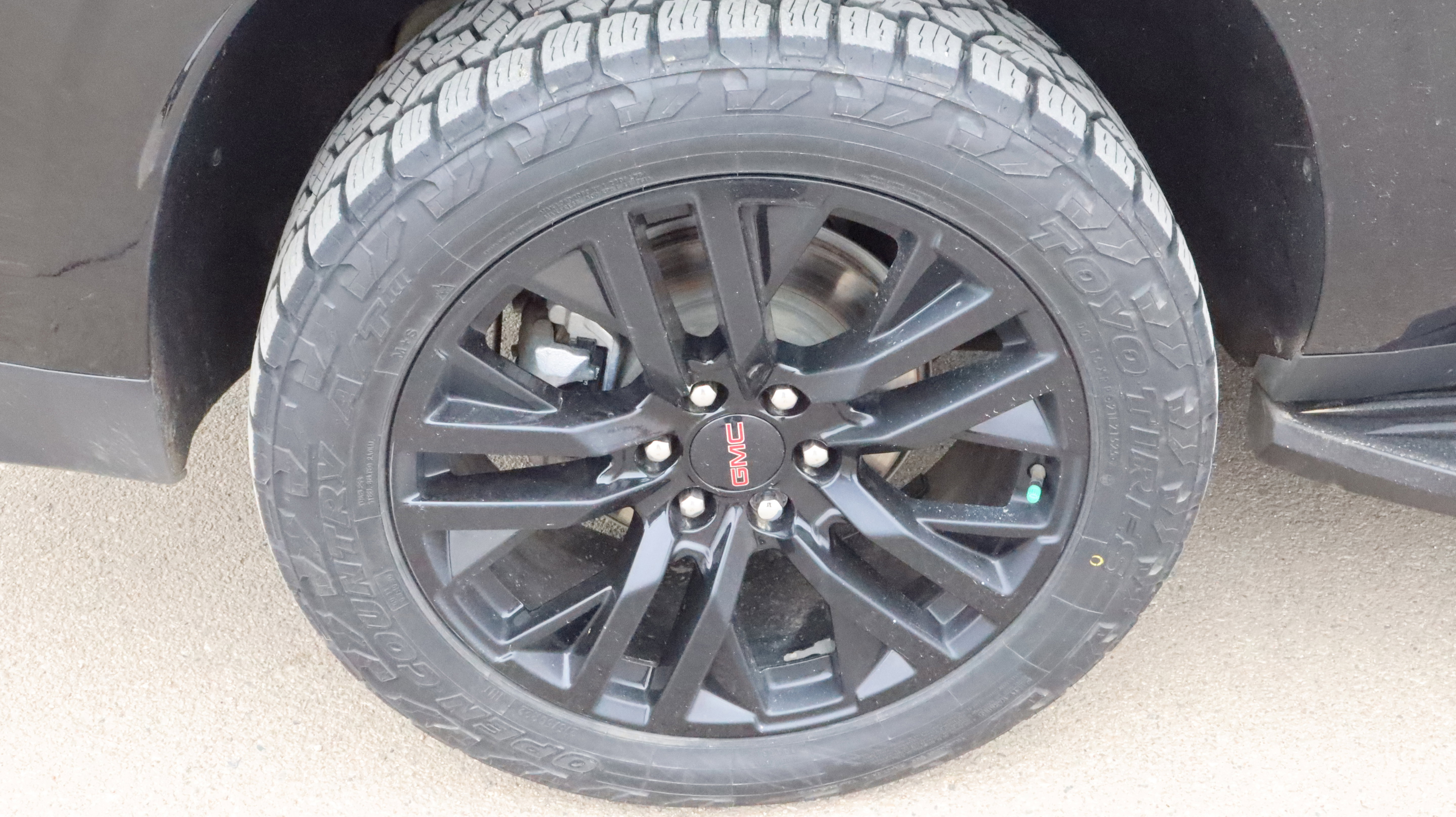 Certified 2024 GMC Yukon XL Denali AWD/4WD image 17