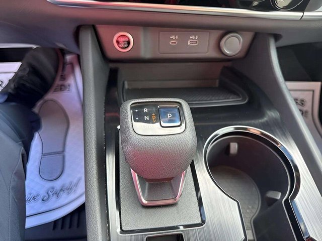 Used 2022 Nissan Rogue S image 10