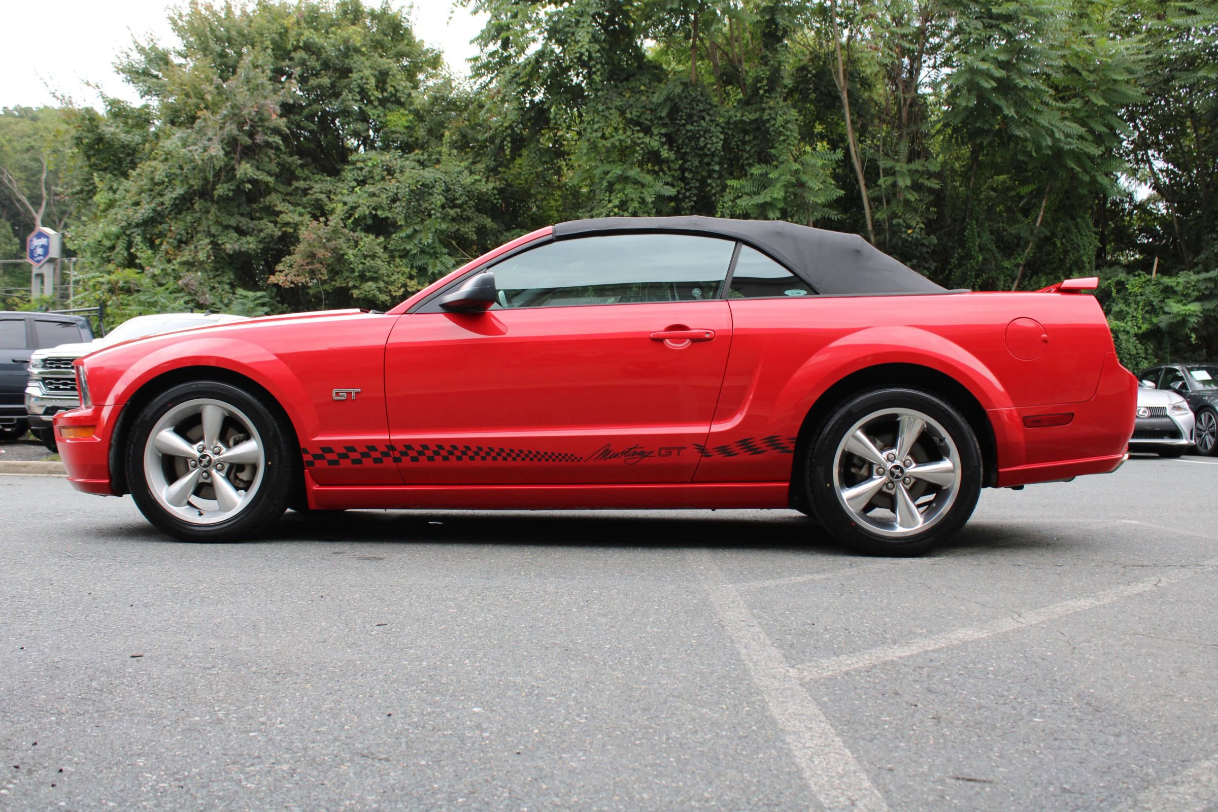Used 2006 Ford Mustang GT image 27