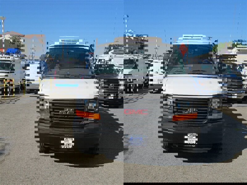 Used 2016 GMC Savana 3500 Extended image 5