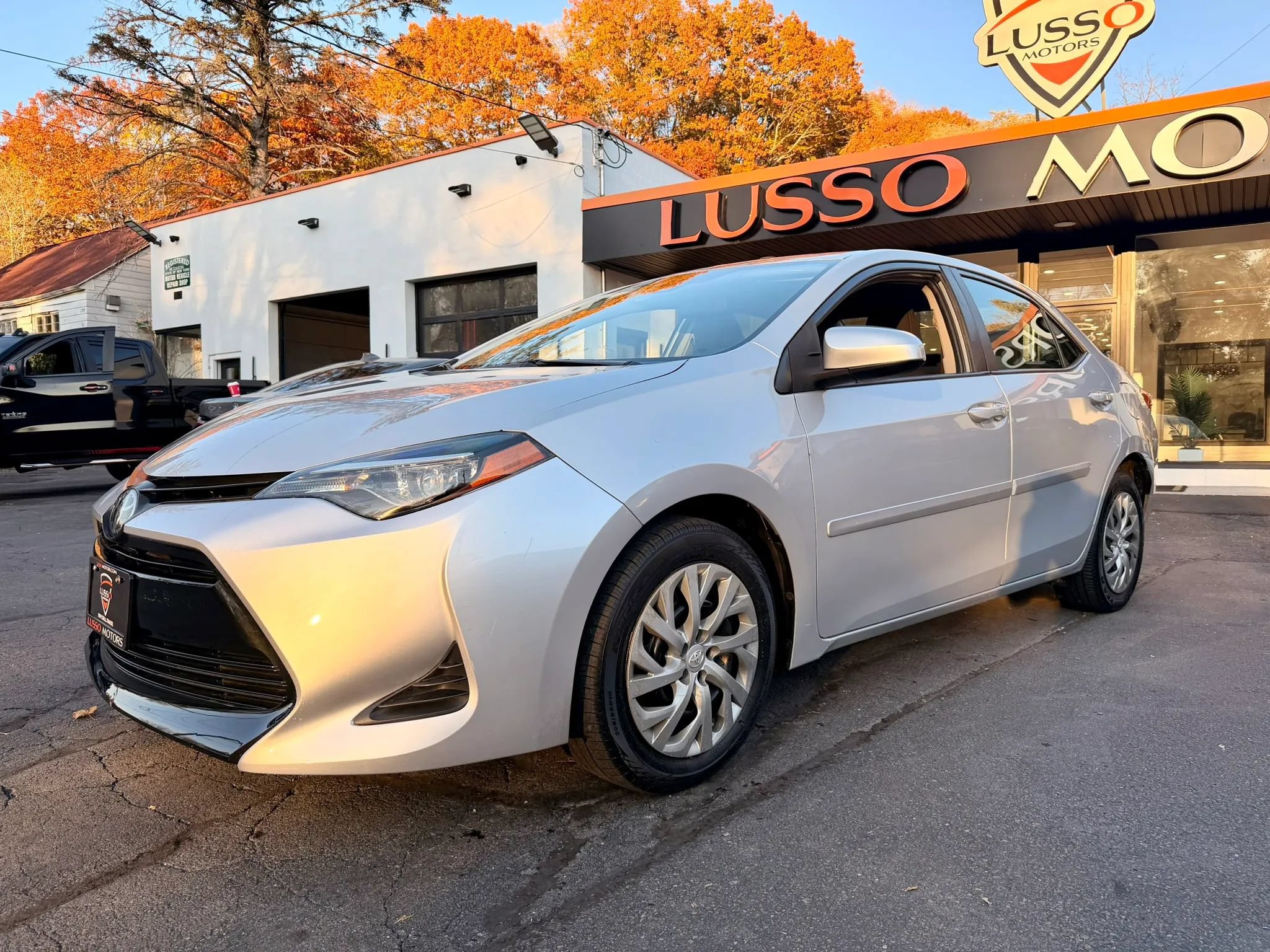 Used 2019 Toyota Corolla LE w/ Body Protection Package FWD image 3