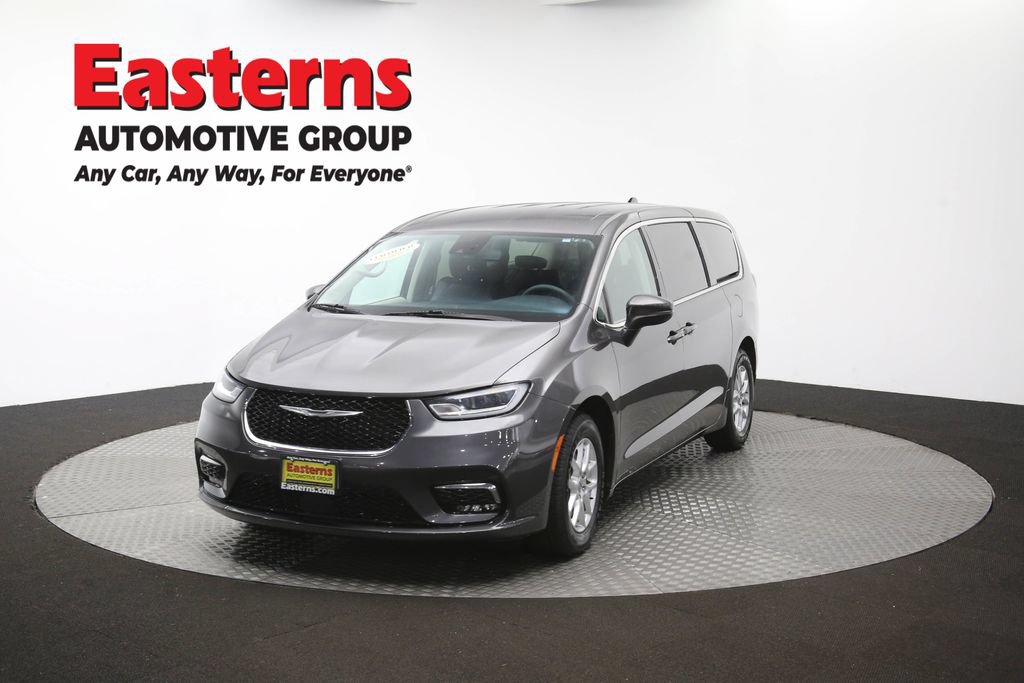 Used 2023 Chrysler Pacifica Touring-L FWD image 55