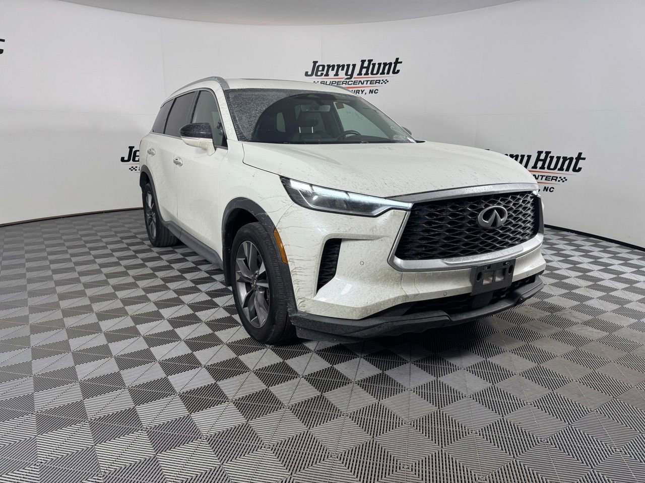 Used 2023 INFINITI QX60 Luxe image 8