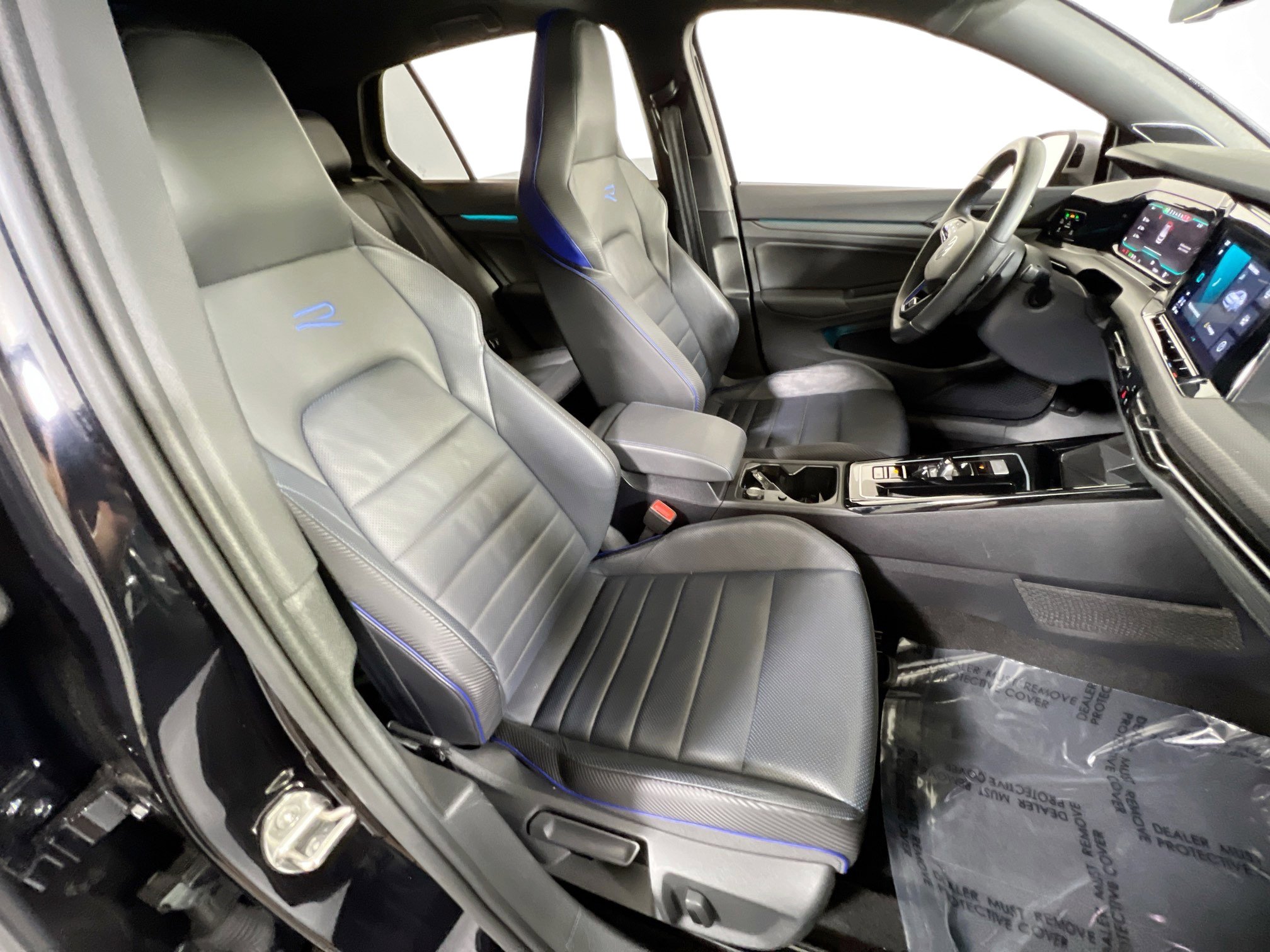 Used 2024 Volkswagen Golf R image 28