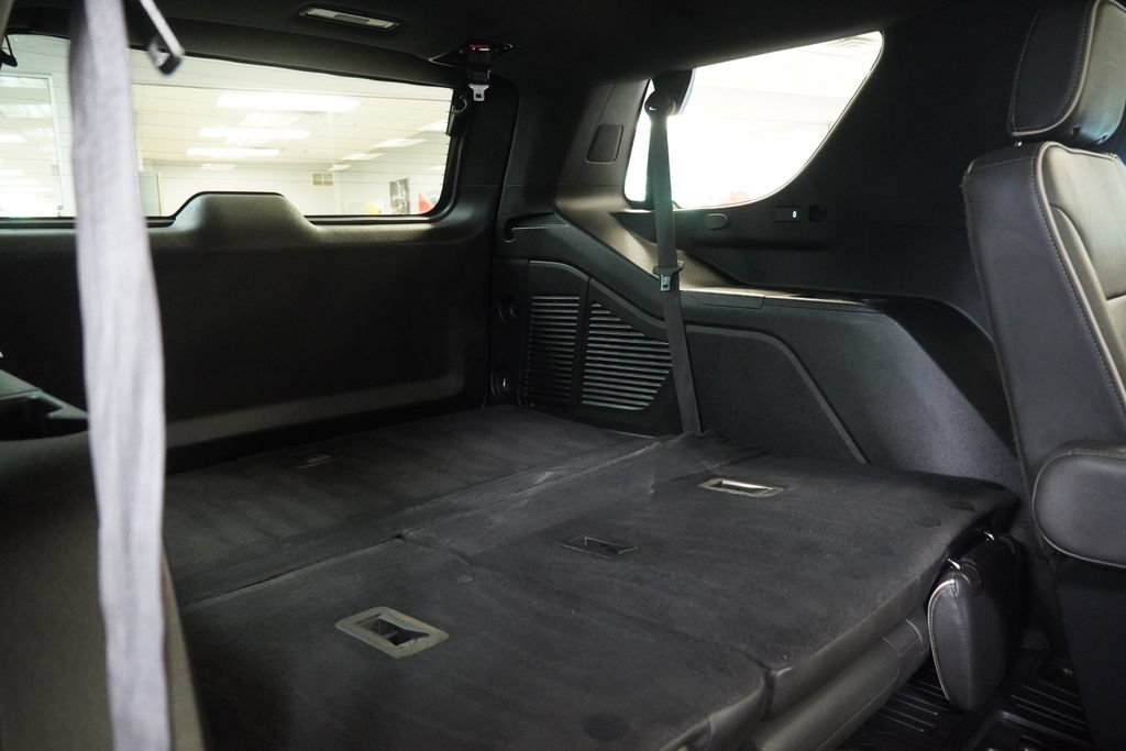 Certified 2022 GMC Yukon SLT w/ SLT Premium Package AWD/4WD image 39