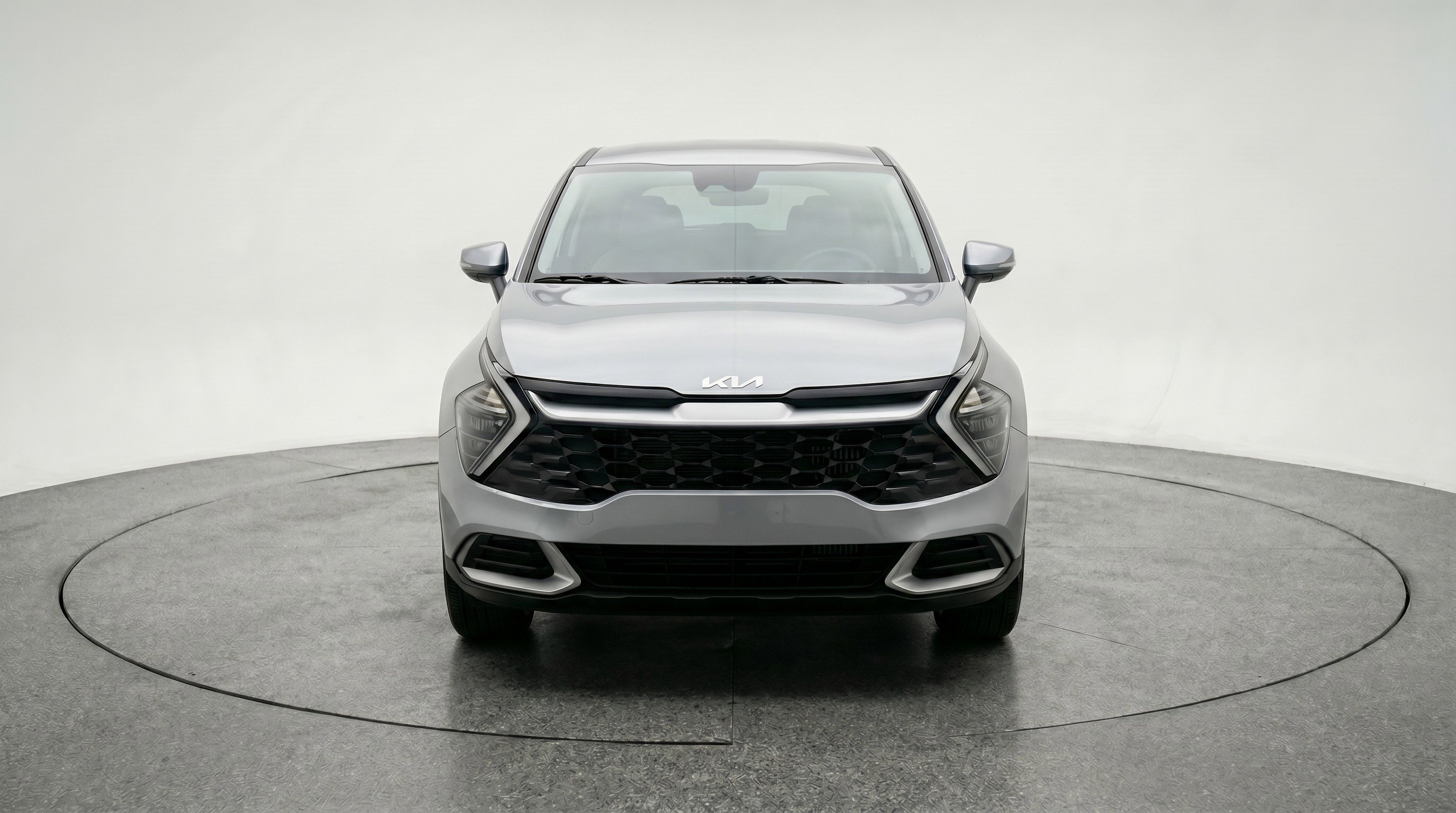 Used 2025 Kia Sportage LX image 2