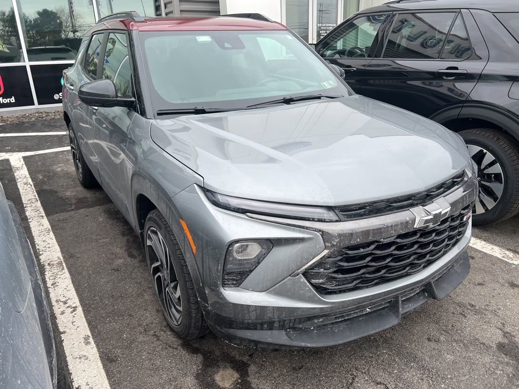 Used 2025 Chevrolet TrailBlazer RS w/ Convenience Package AWD/4WD image 2