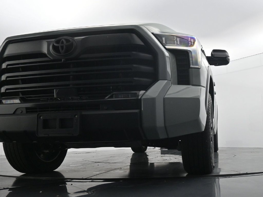 Used 2026 Toyota Tundra Limited AWD/4WD image 19