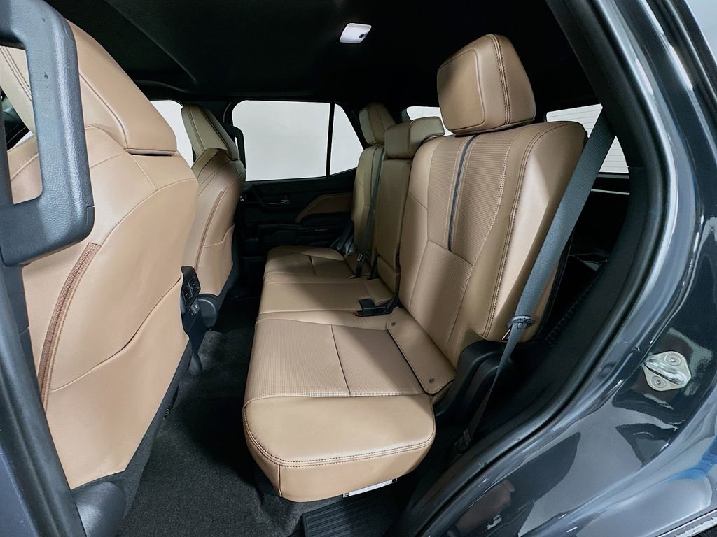 Used 2025 Toyota 4Runner Limited image 24