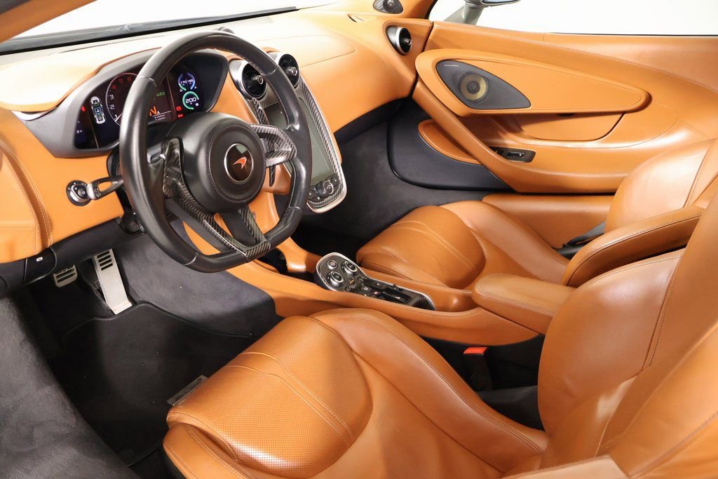 Used 2017 McLaren 570S image 3