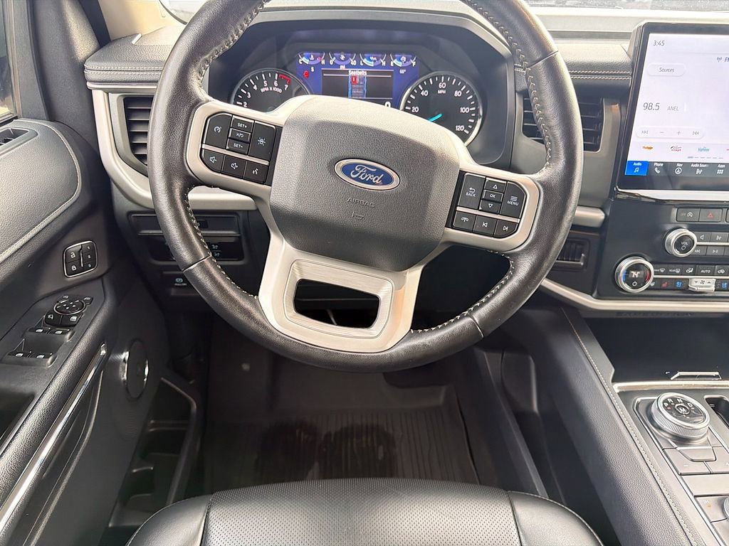 Used 2024 Ford Expedition XLT image 19