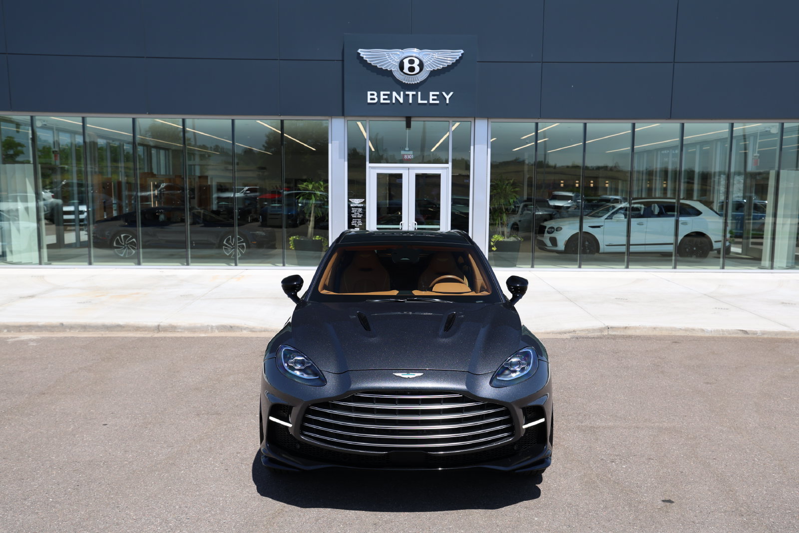 Used 2025 Aston Martin DBX 707 AWD/4WD image 15