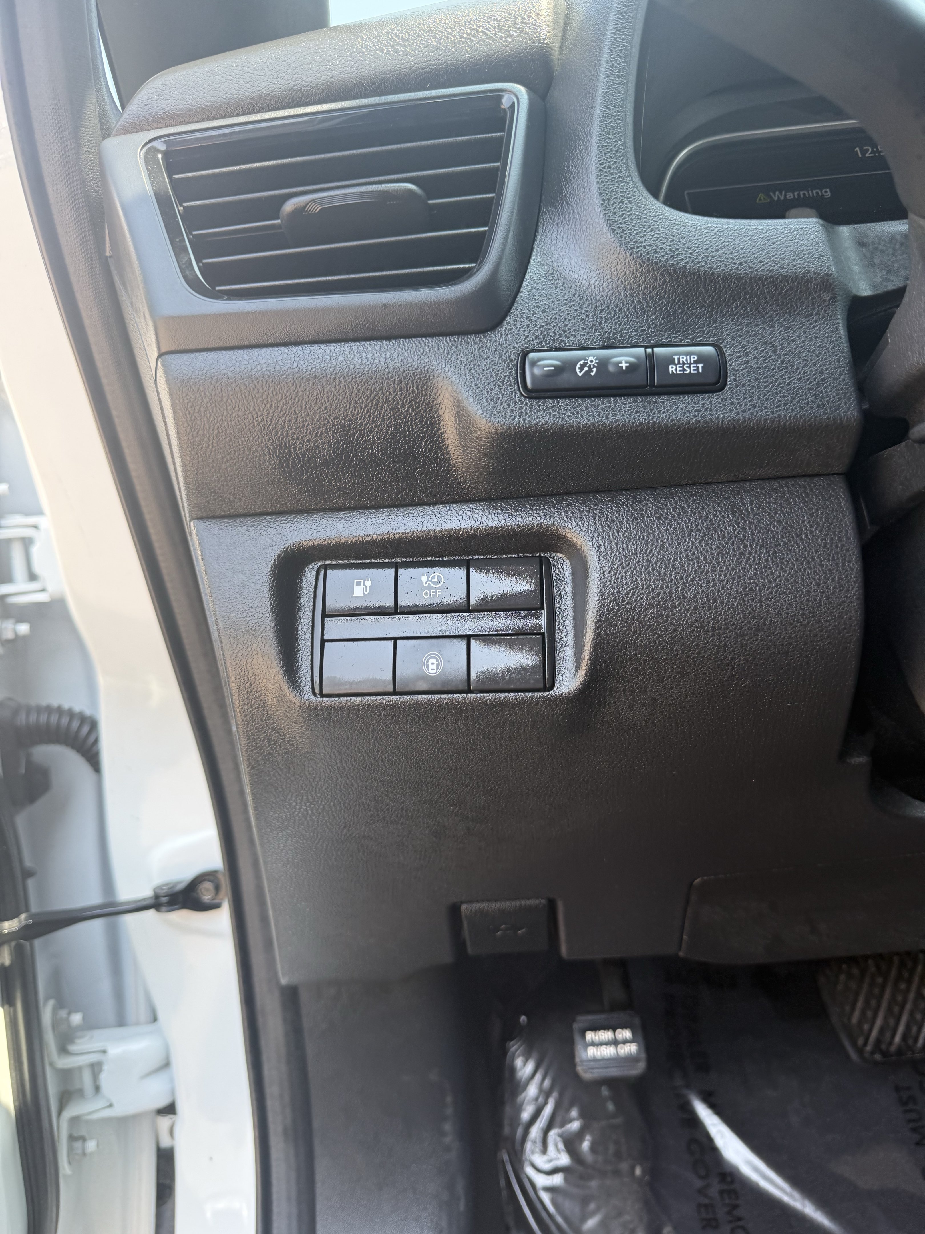 Used 2025 Nissan Leaf S FWD image 17