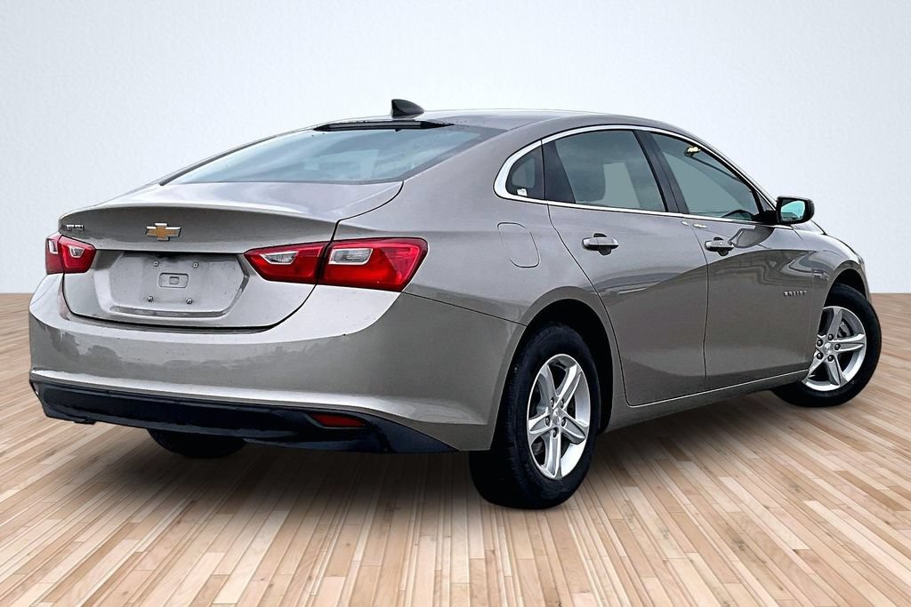 Used 2024 Chevrolet Malibu LS FWD image 2