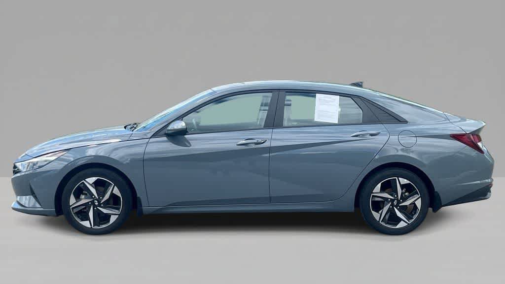 Used 2023 Hyundai Elantra SEL w/ Convenience Package FWD image 5