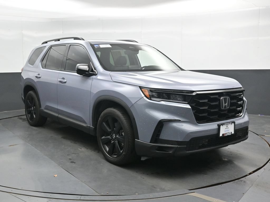 Used 2025 Honda Pilot Black Edition image 4