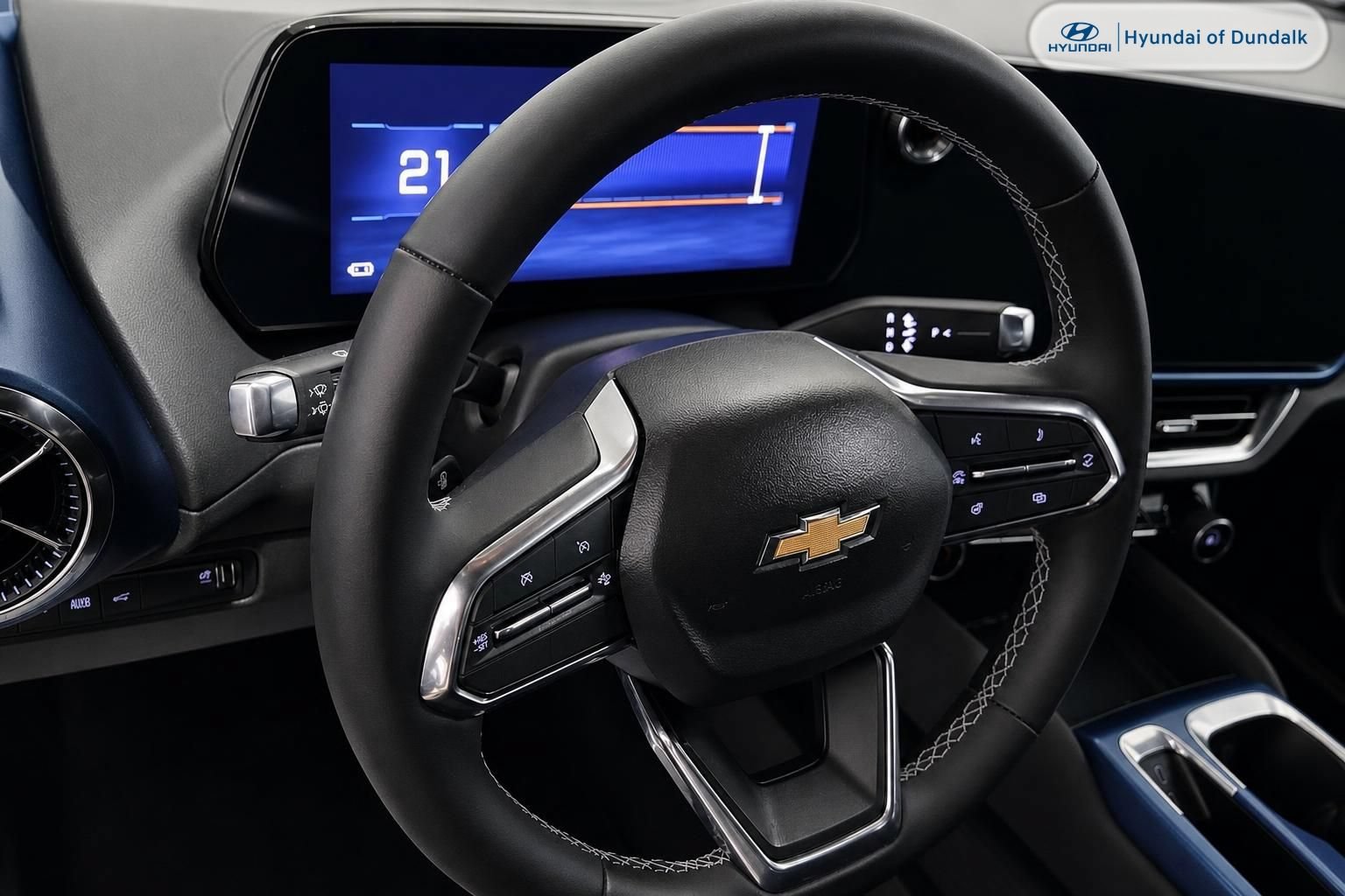 Used 2025 Chevrolet Equinox EV LT w/ Convenience Package FWD image 9