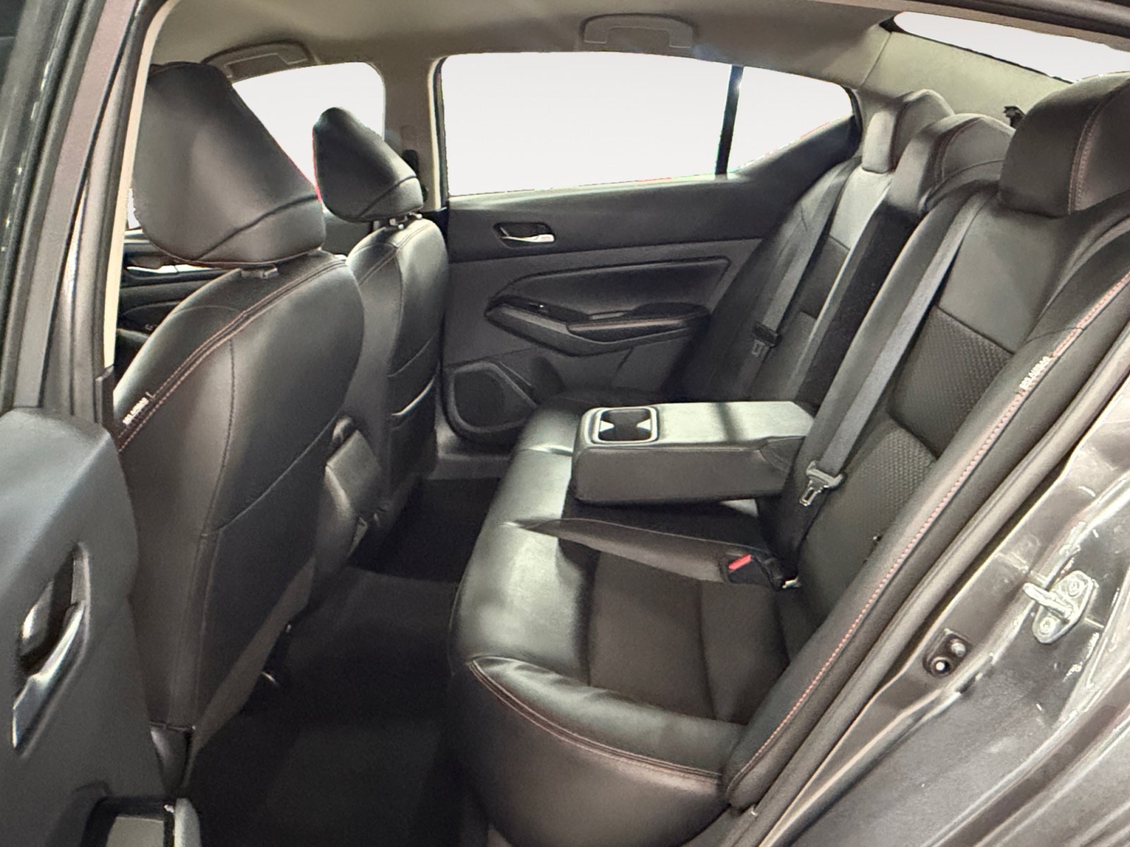 Used 2024 Nissan Altima 2.5 SR FWD image 23