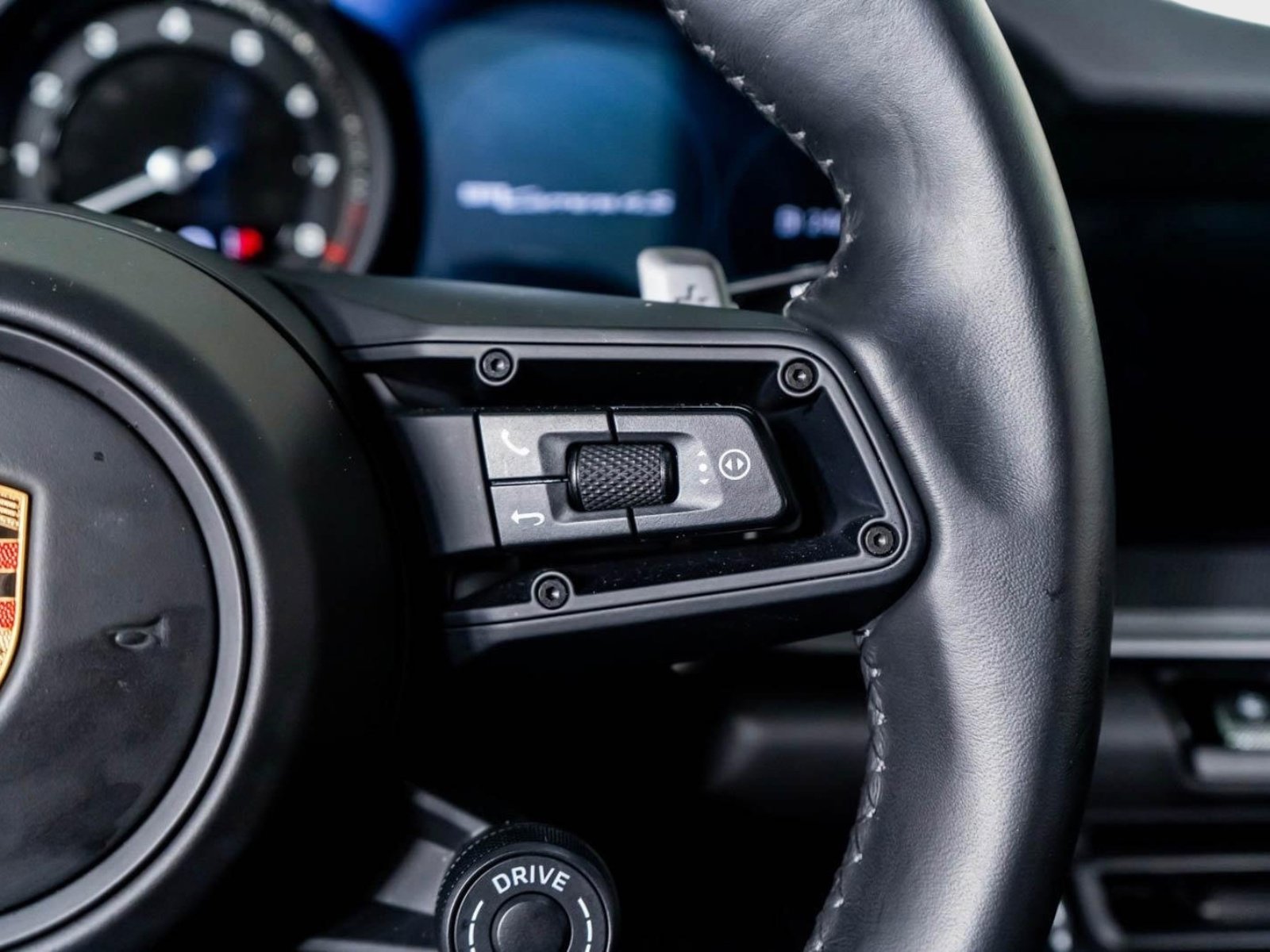 Used 2024 Porsche 911 Carrera 4S w/ Sport Package image 30