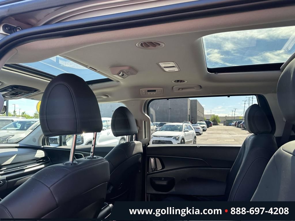 Certified 2026 Kia Carnival SX w/ SX Dark Edition Package FWD image 13