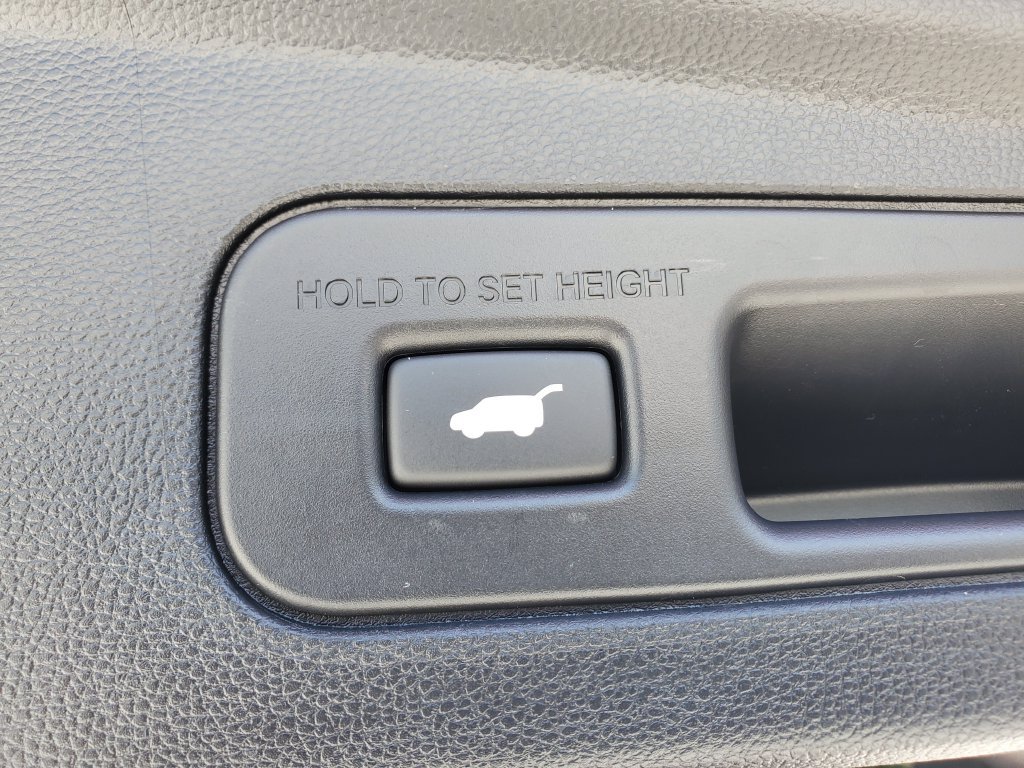 Used 2025 Acura MDX w/ Technology Package FWD image 9