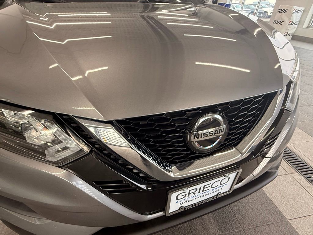 Used 2020 Nissan Rogue Sport SV w/ Technology Package image 3