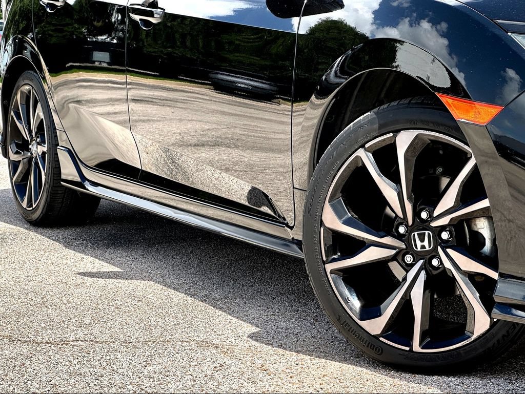 Used 2018 Honda Civic Sport image 2