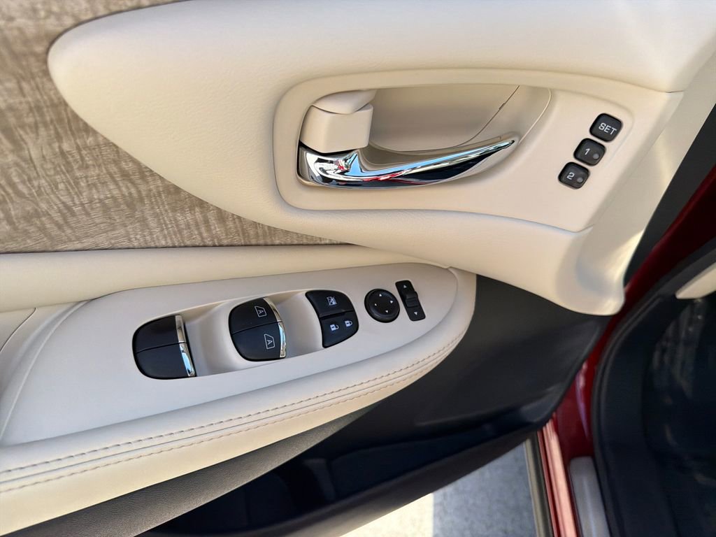 Used 2023 Nissan Murano SL w/ Cargo Package image 18