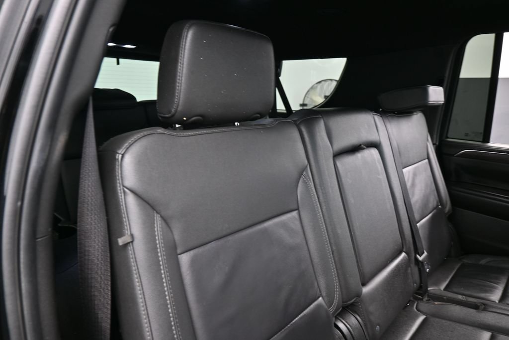 Used 2024 Chevrolet Suburban LT RWD image 40