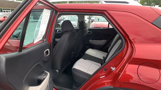 Used 2024 Hyundai Venue SEL FWD image 18