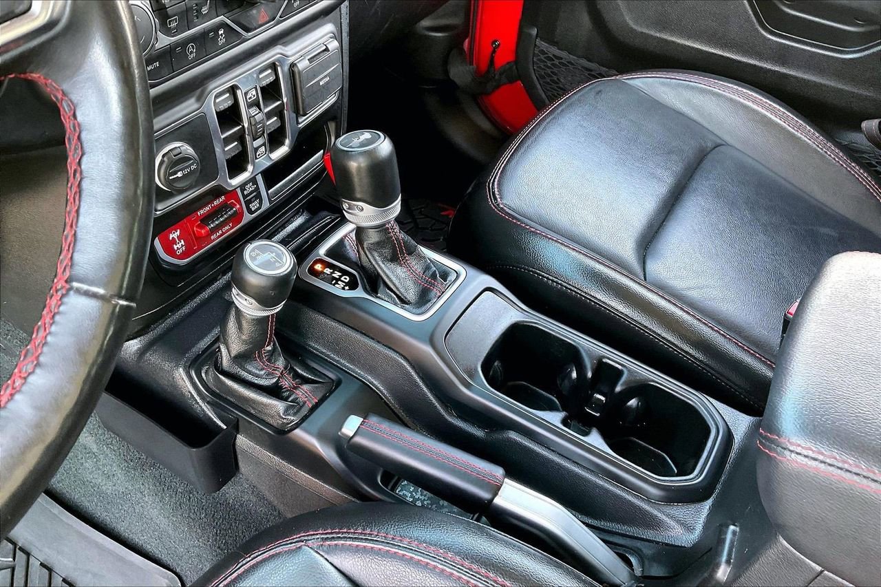 Certified 2022 Jeep Wrangler Unlimited Rubicon w/ Cold Weather Group image 32