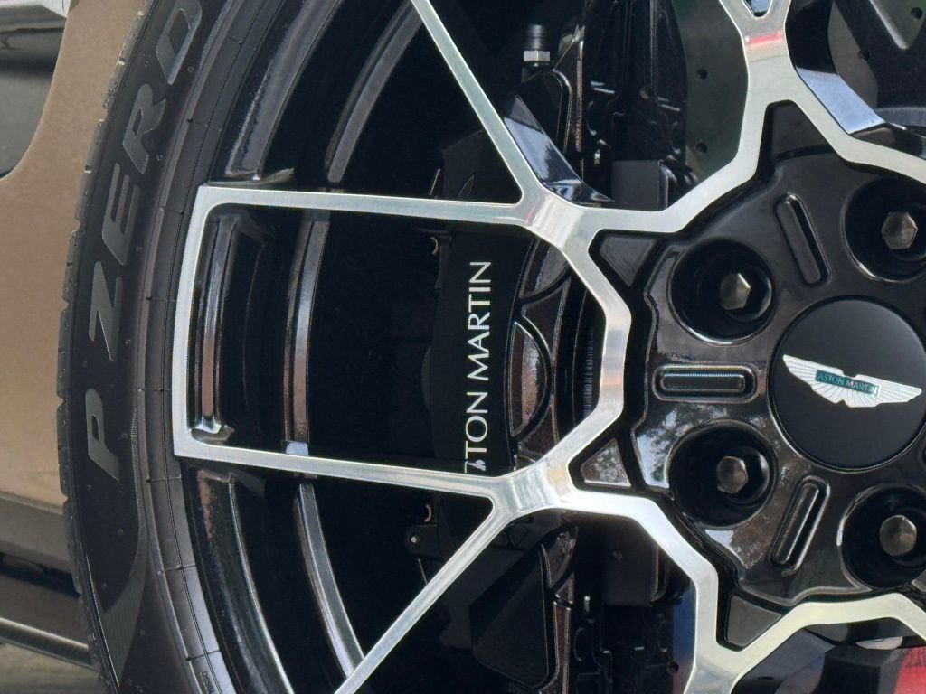 New 2026 Aston Martin Vanquish Convertible image 41