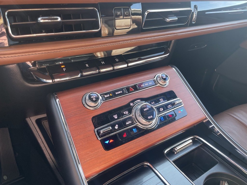 Used 2020 Lincoln Aviator Reserve w/ Elements Package Plus image 17