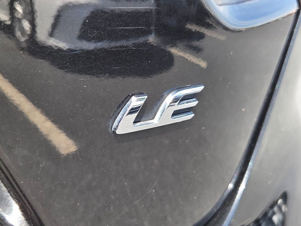 Used 2022 Toyota Corolla LE FWD image 6