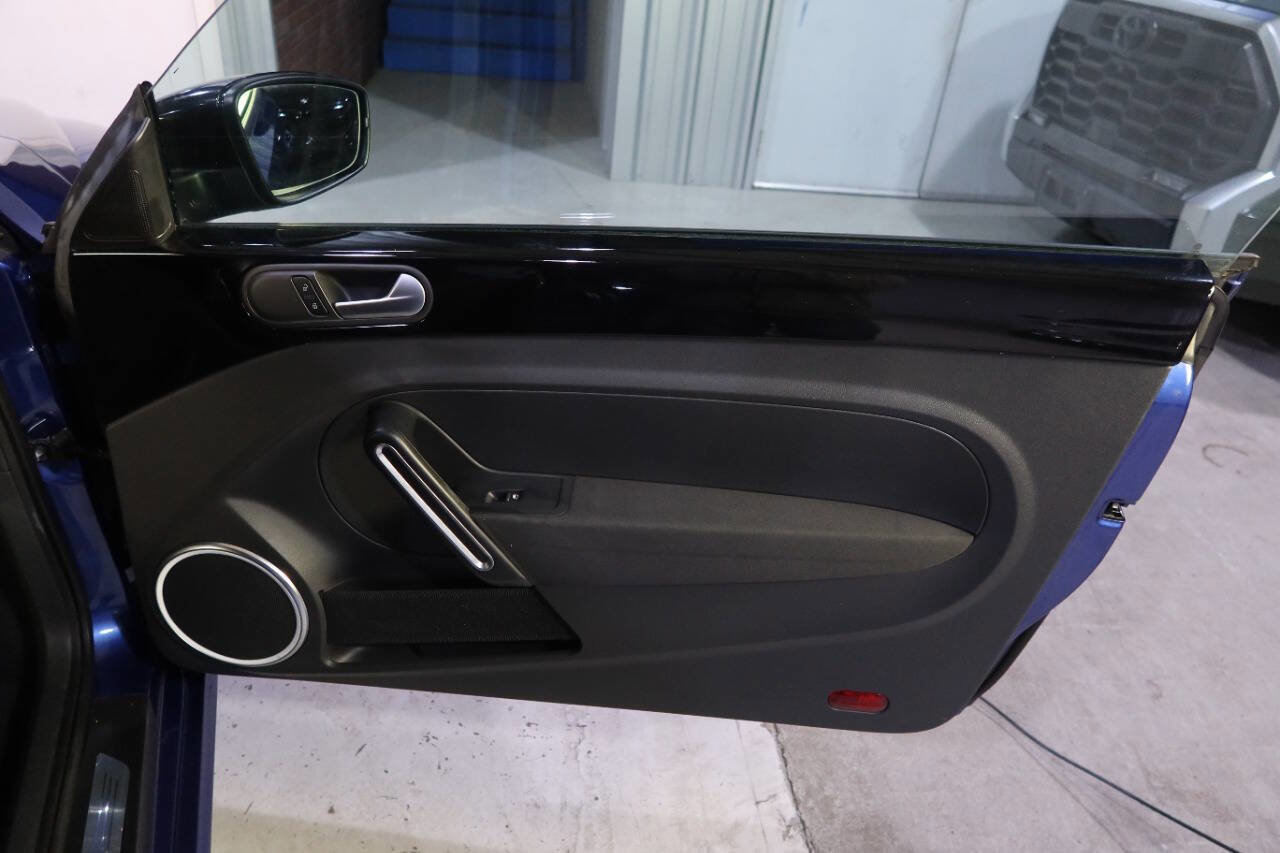 Used 2013 Volkswagen Beetle 2.0T image 14