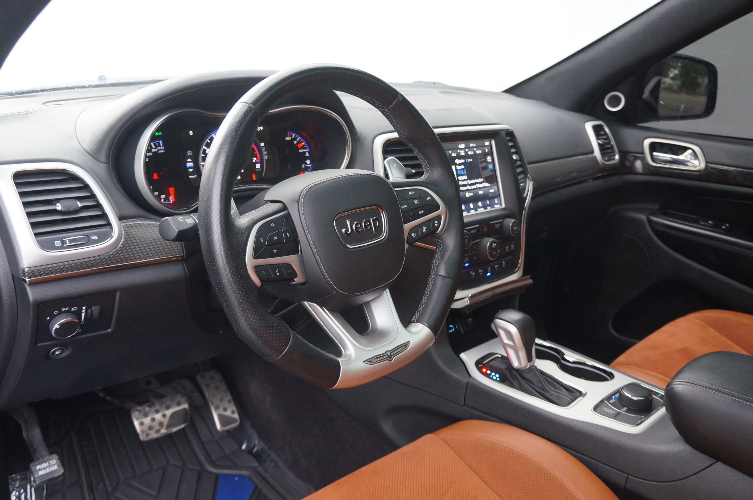 Used 2018 Jeep Grand Cherokee Trackhawk w/ Trailer Tow Group IV image 17