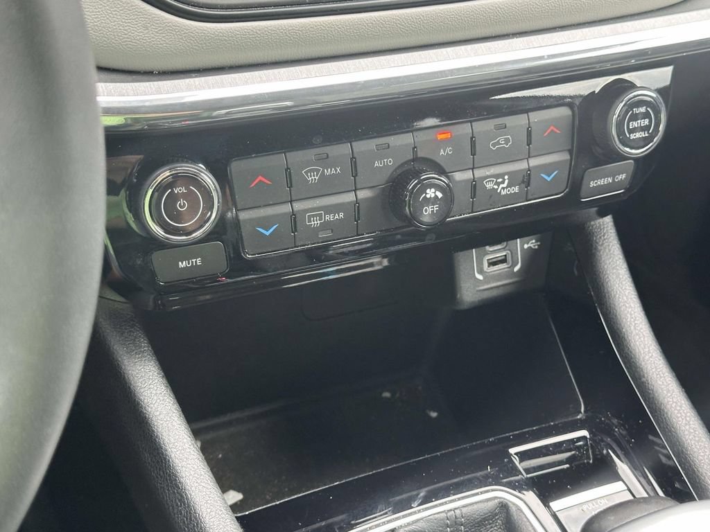 Used 2024 Jeep Compass Limited AWD/4WD image 28