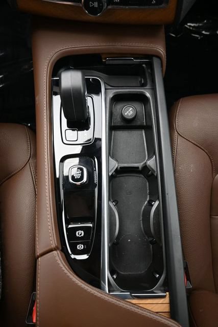 Used 2023 Volvo XC90 B6 Plus w/ Protection Package Premier AWD/4WD image 12