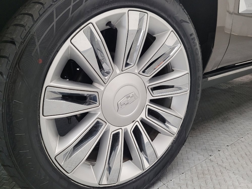 Used 2015 Cadillac Escalade Platinum RWD image 31