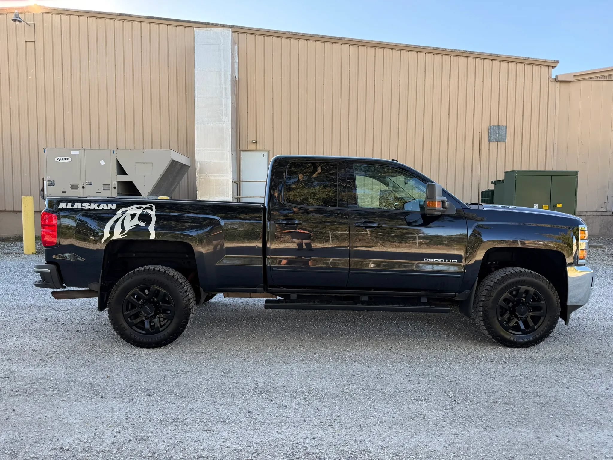 Used 2018 Chevrolet Silverado 2500 LT AWD/4WD image 4