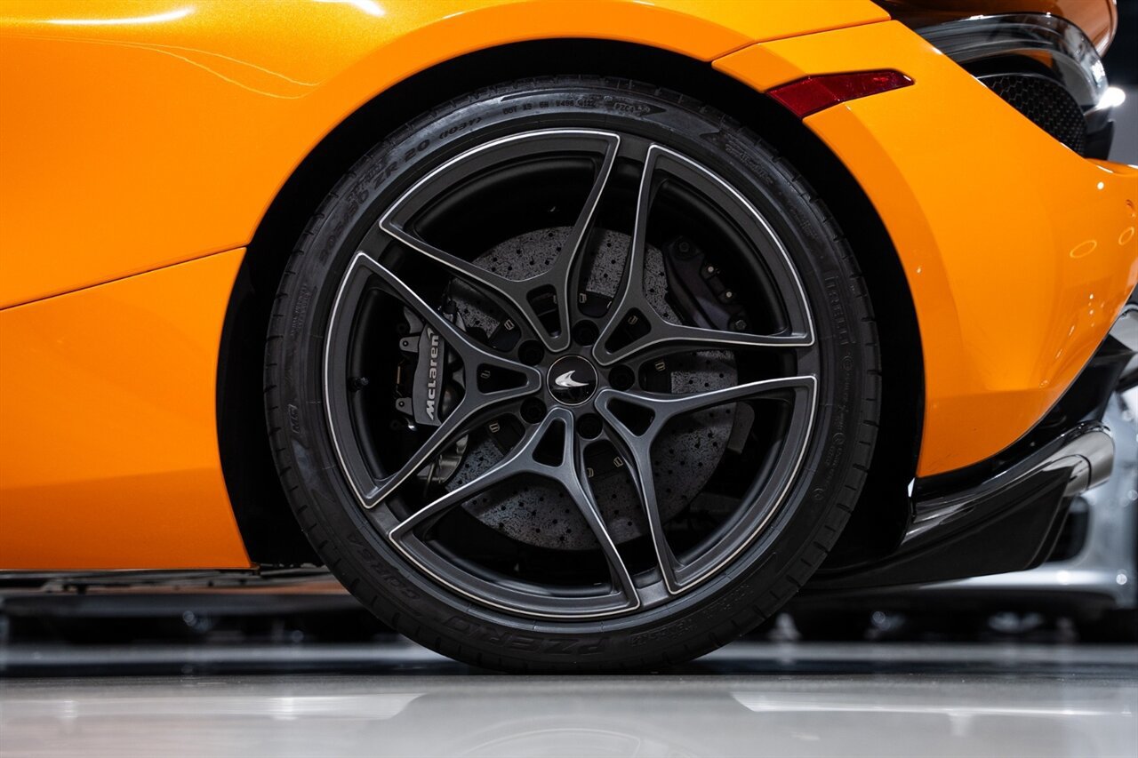 Used 2019 McLaren 720S Performance RWD image 13