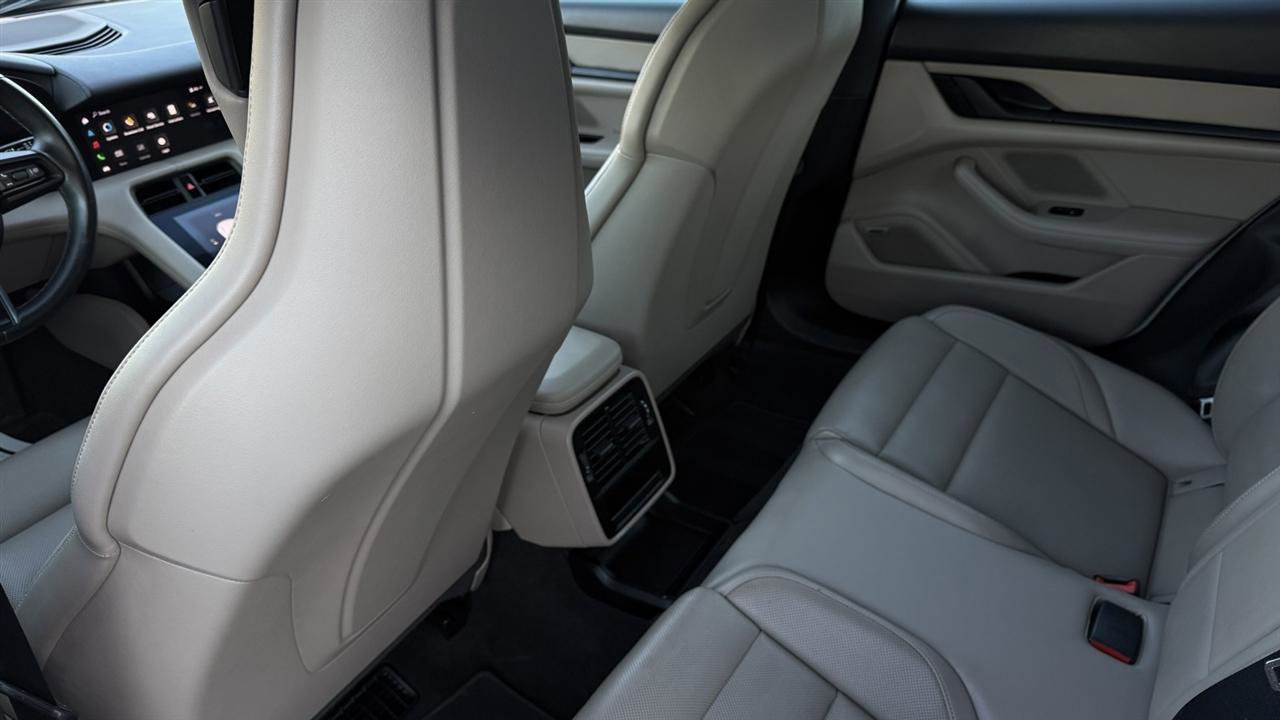 Used 2022 Porsche Taycan image 34
