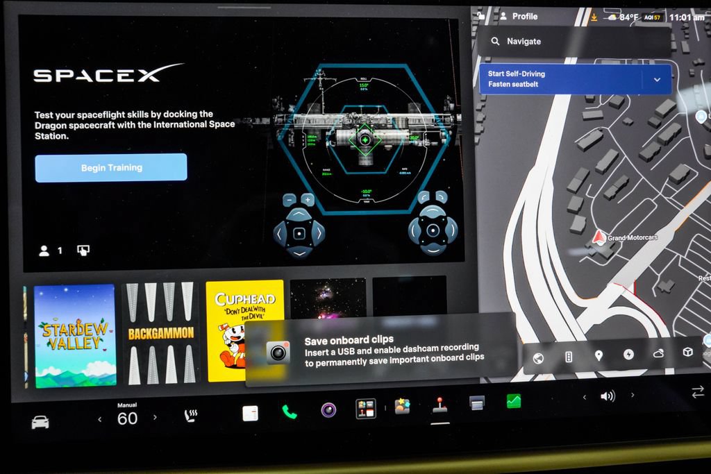 Used 2025 Tesla Model X AWD/4WD image 32