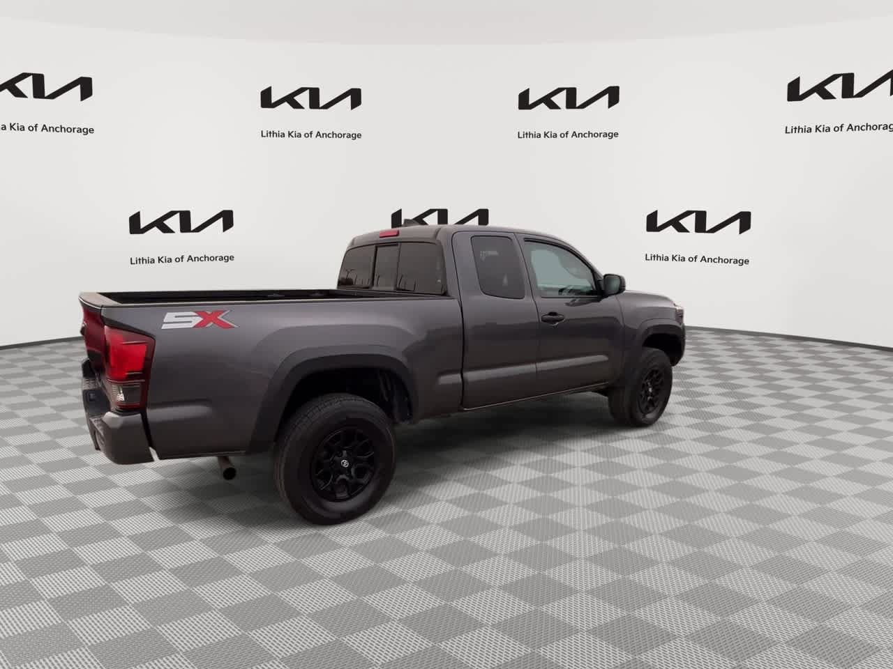 Used 2022 Toyota Tacoma SR w/ SX Package AWD/4WD image 8