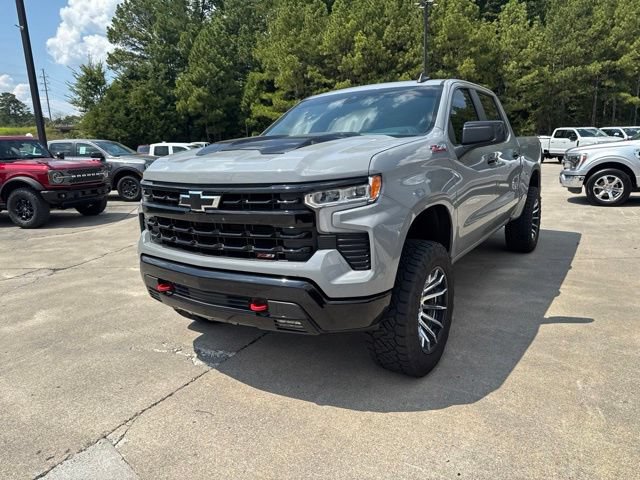 Used 2024 Chevrolet Silverado 1500 LT Trail Boss w/ Convenience Package II AWD/4WD image 3
