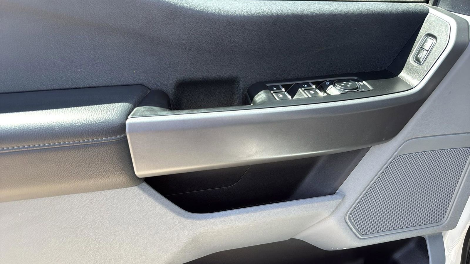 Used 2025 Ford F350 XLT image 12